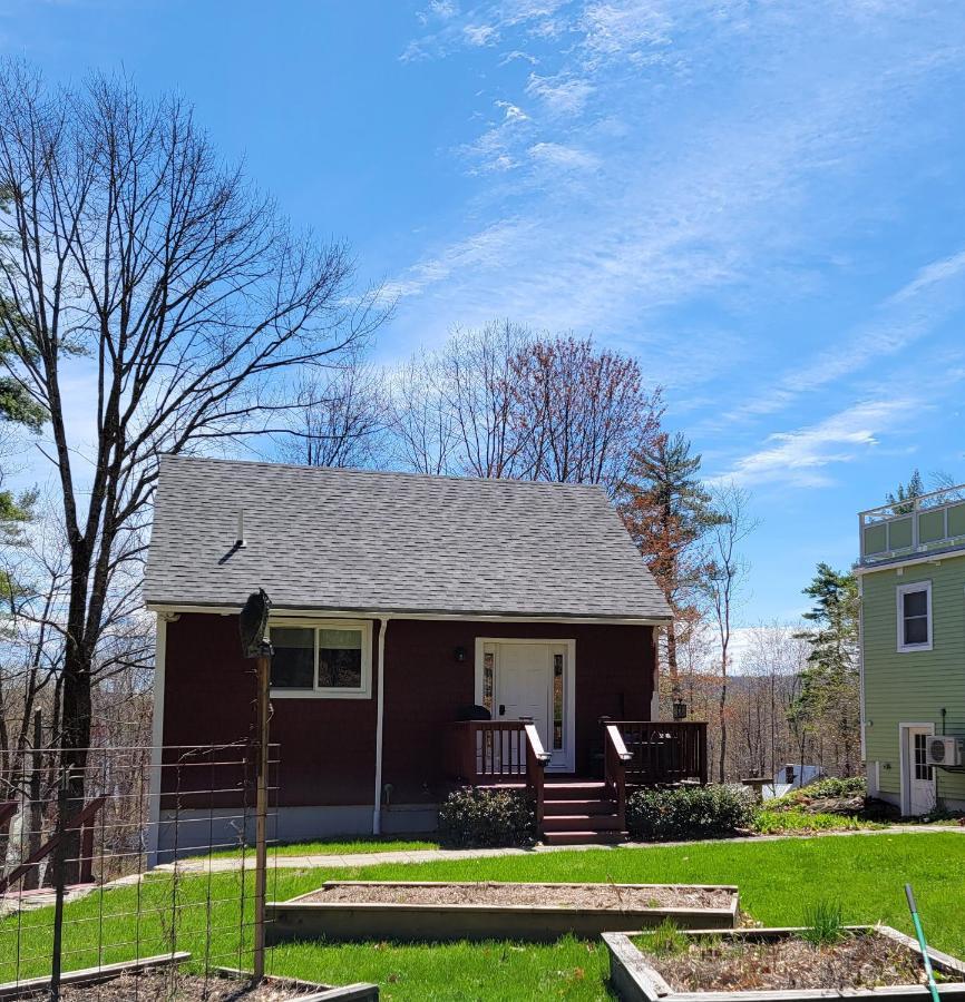 In-Town Meredith Apartment On The Hill 외부 사진